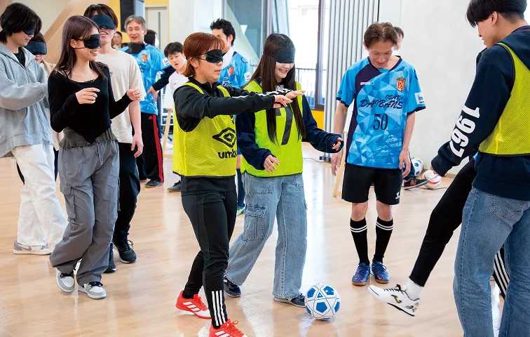 ブラインドサッカー体験・実習<br><small>(パラスポーツを通じ支援を学ぶ)</small>